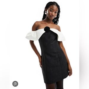 🌹🖤ROSETTE BLACK AND WHITE MINI DRESS🖤🌹